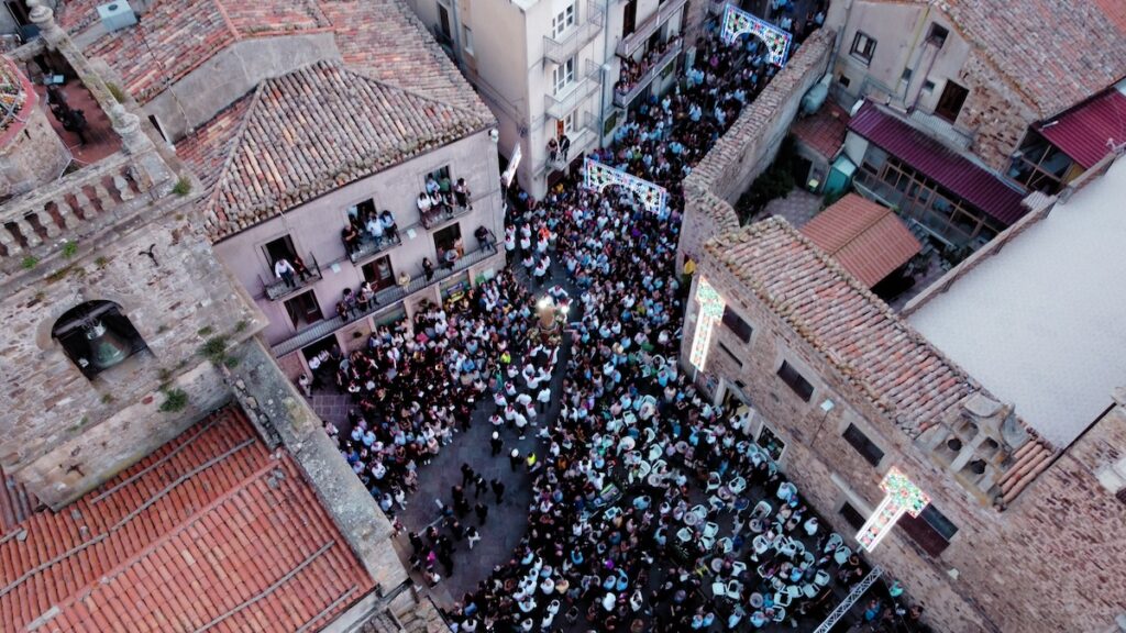 Veduta di piazza del Duomo a Geraci Siculo