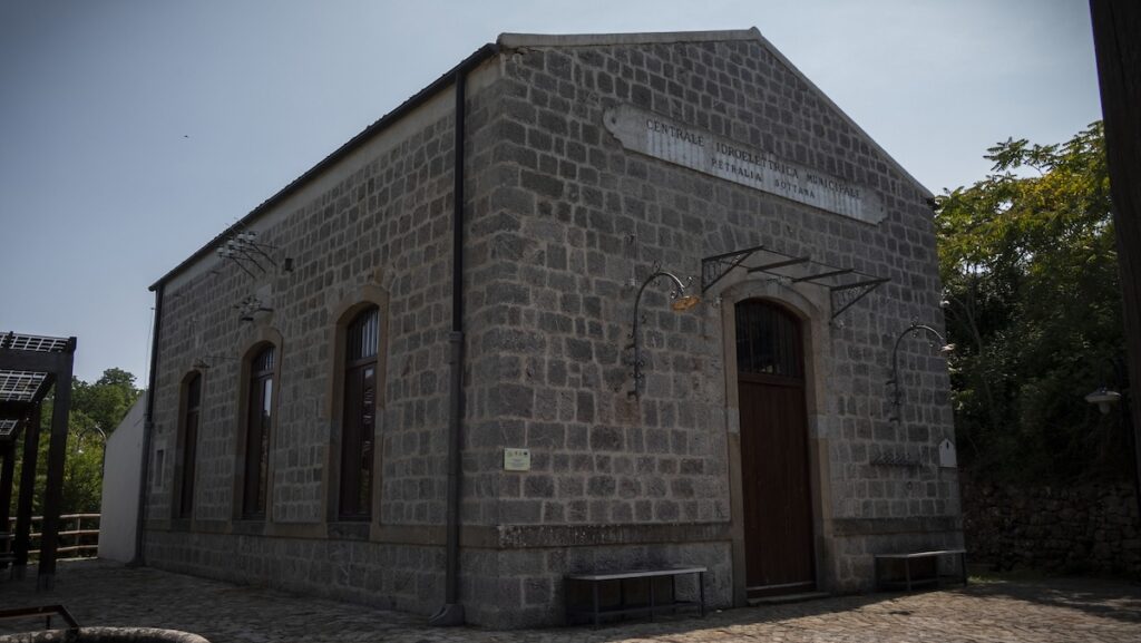 Foto della Vecchia Centrale Idroelettrica di Petralia Sottana